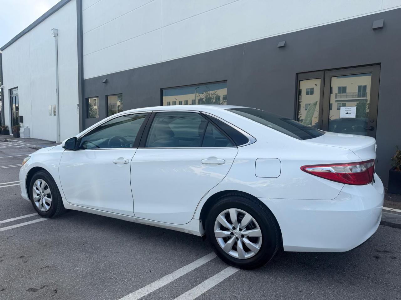 Toyota Camry 4dr Sdn I4 Auto SE (Natl) 2015