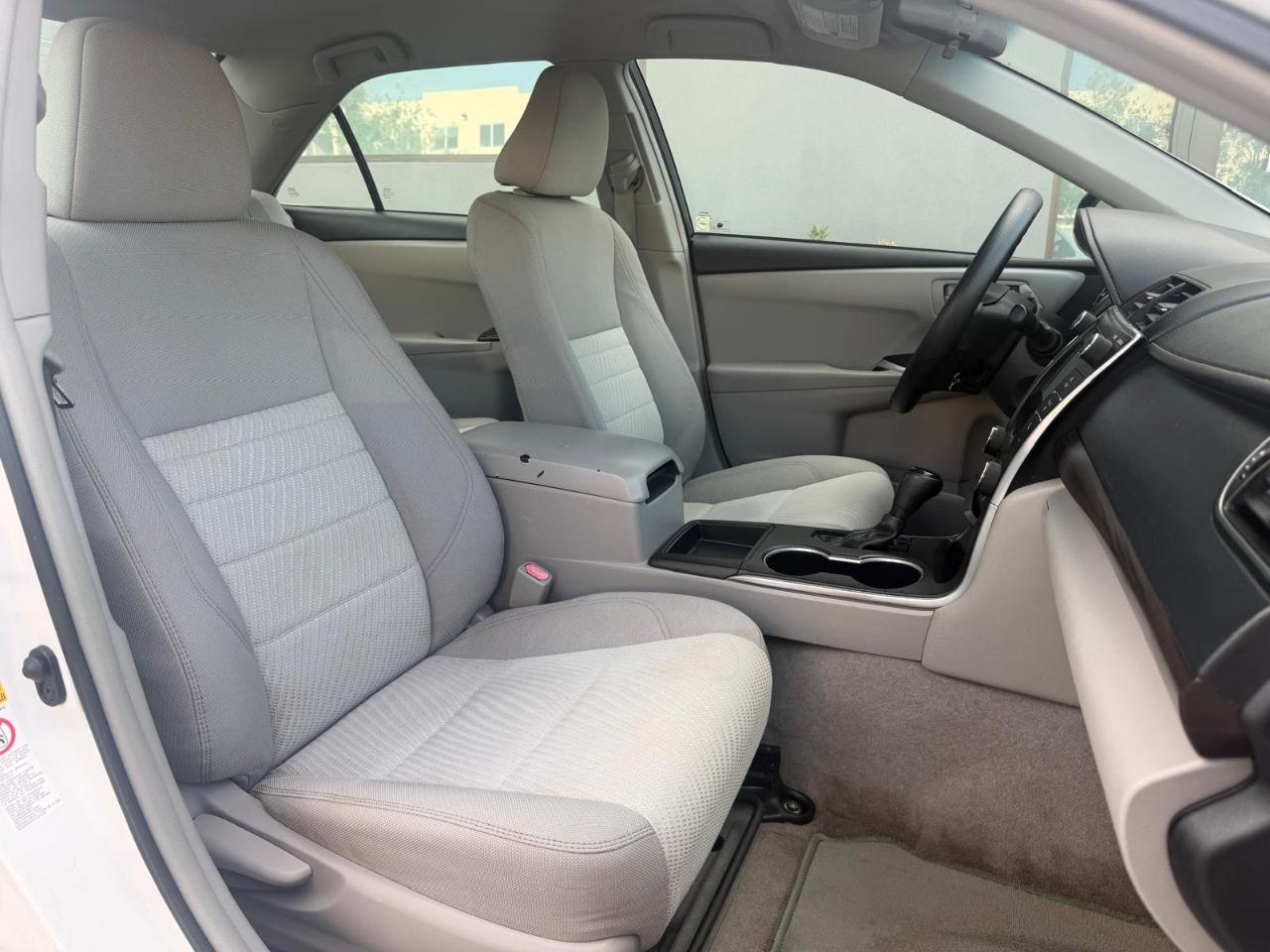 Toyota Camry 4dr Sdn I4 Auto SE (Natl) 2015