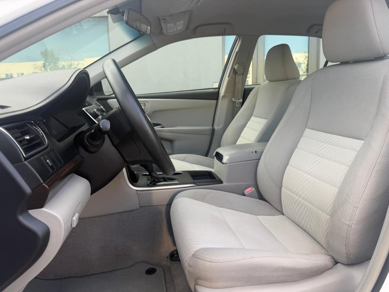 Toyota Camry 4dr Sdn I4 Auto SE (Natl) 2015