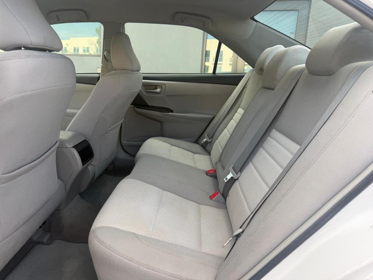Toyota Camry 4dr Sdn I4 Auto SE (Natl) 2015