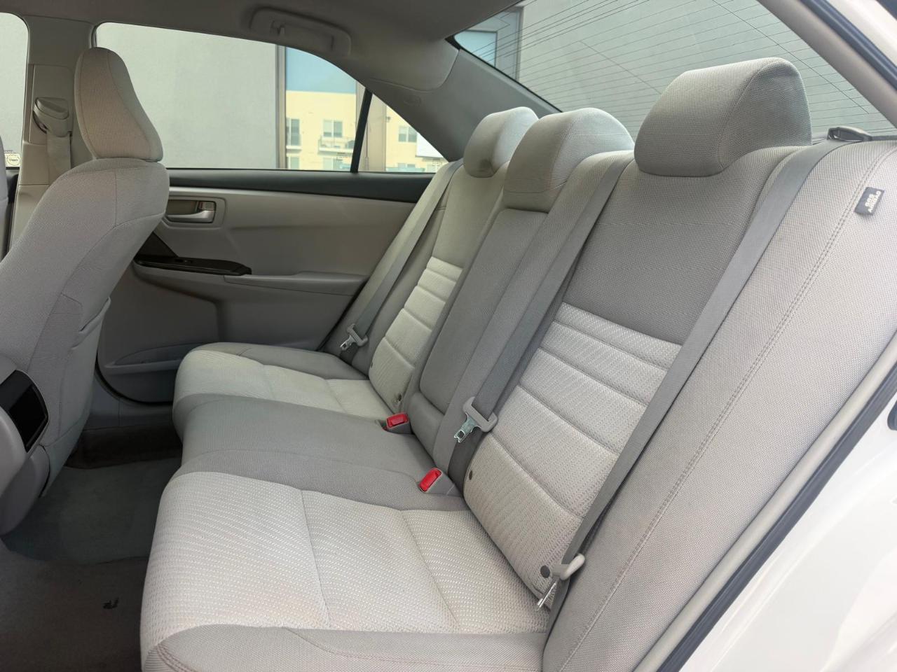 Toyota Camry 4dr Sdn I4 Auto SE (Natl) 2015