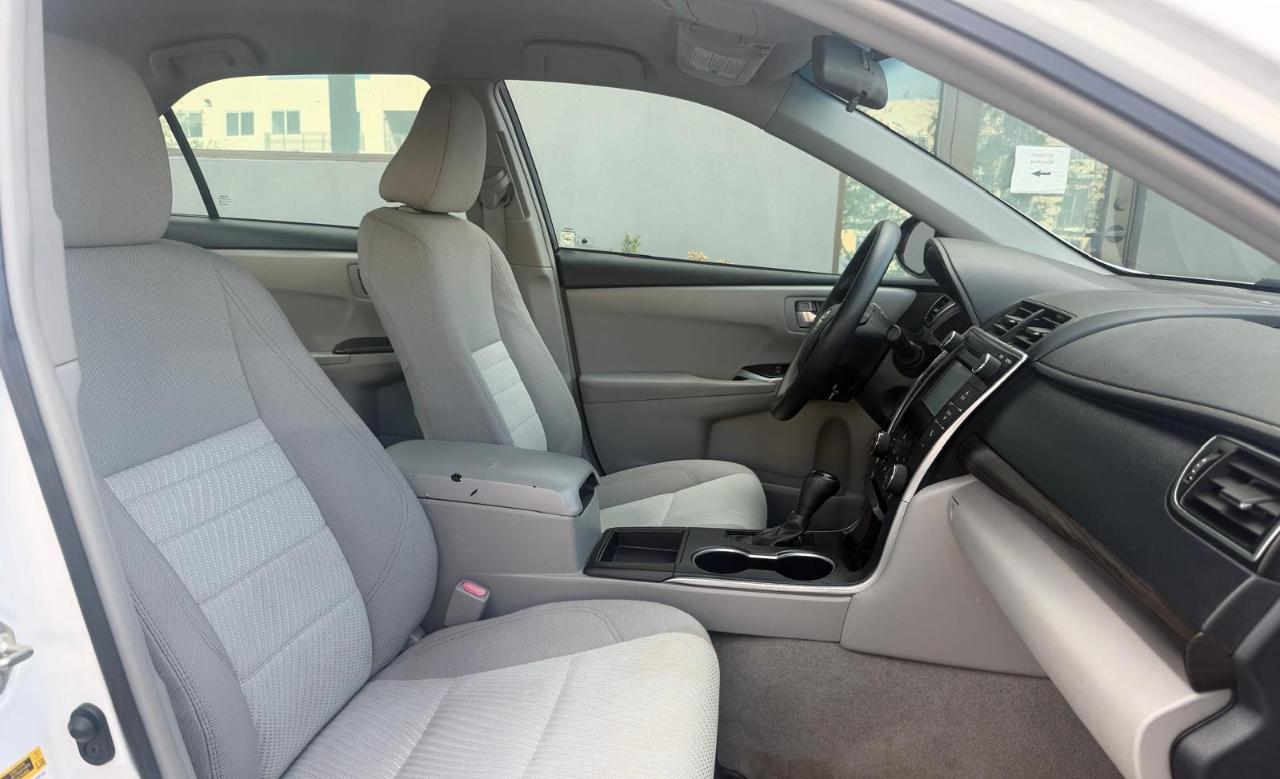 Toyota Camry 4dr Sdn I4 Auto SE (Natl) 2015