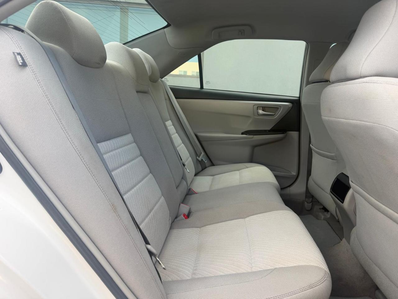 Toyota Camry 4dr Sdn I4 Auto SE (Natl) 2015