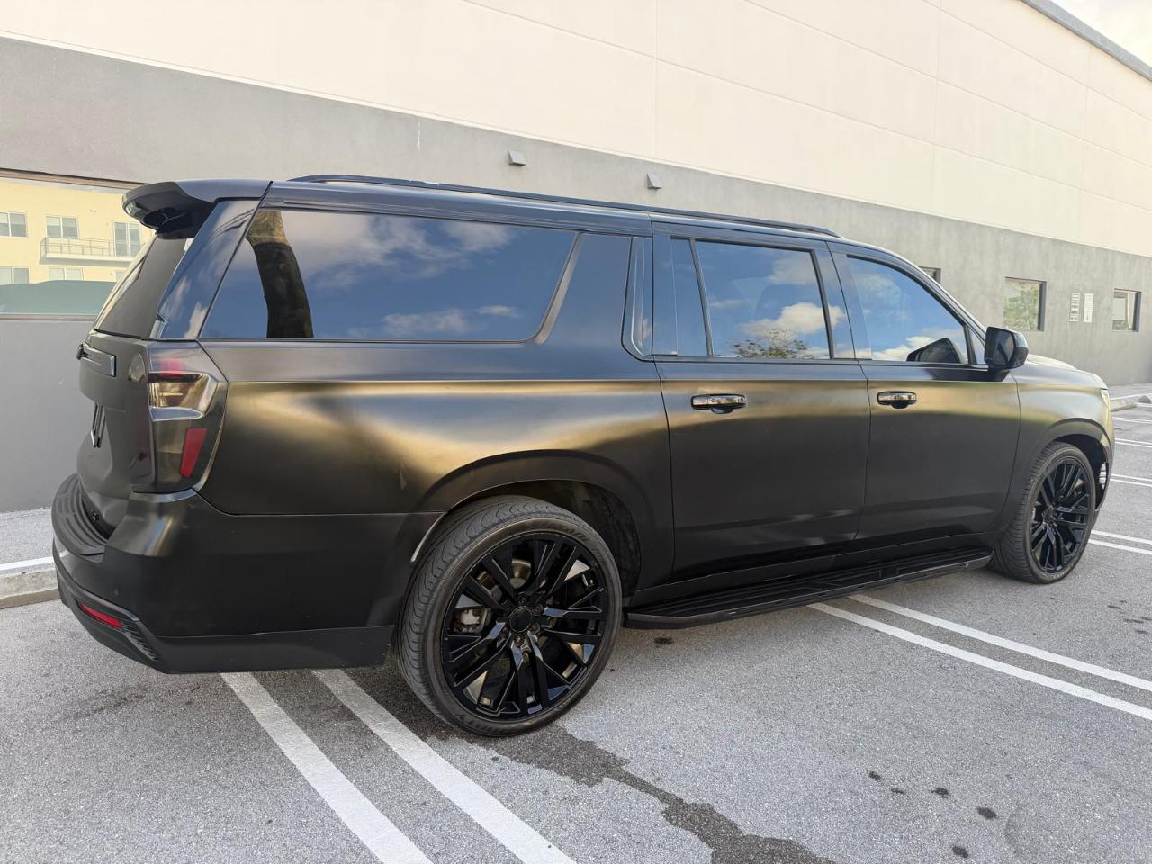 Chevrolet Suburban 2WD 4dr LT 2021