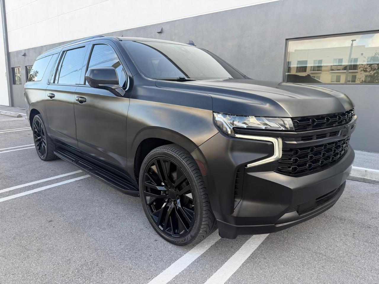 Chevrolet Suburban 2WD 4dr LT 2021