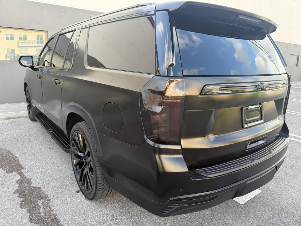 Chevrolet Suburban 2WD 4dr LT 2021