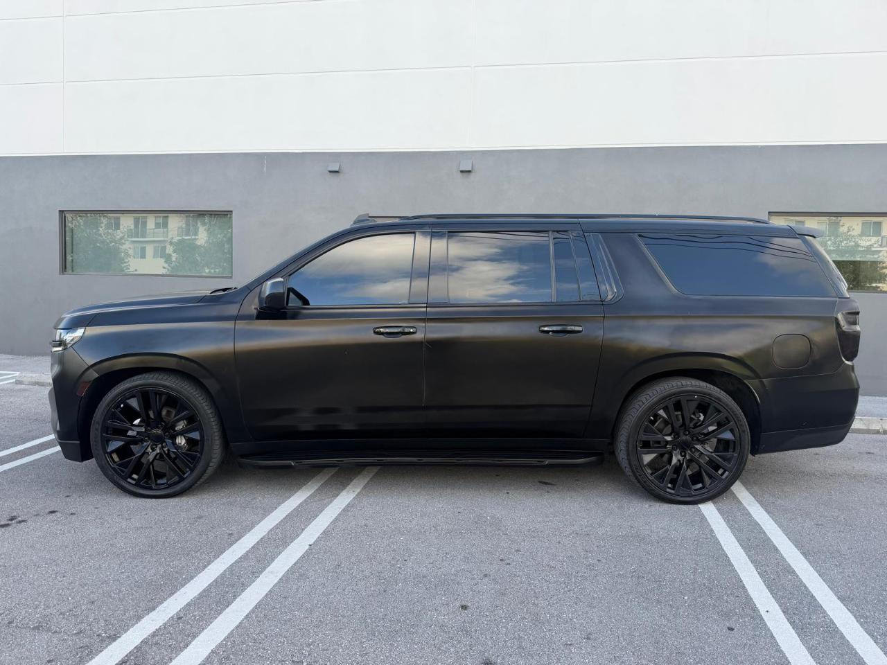 Chevrolet Suburban 2WD 4dr LT 2021
