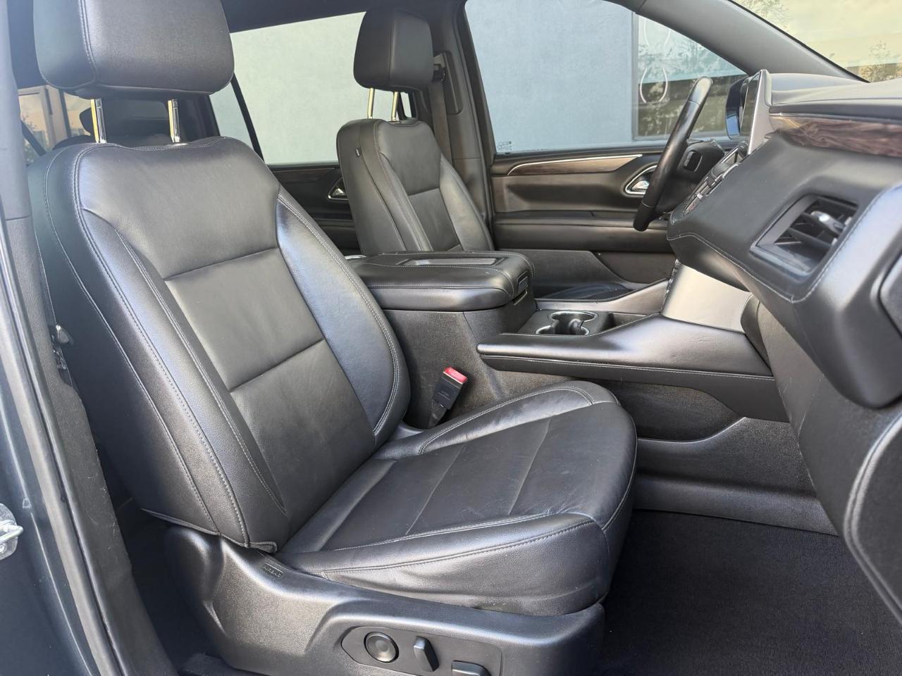 Chevrolet Suburban 2WD 4dr LT 2021