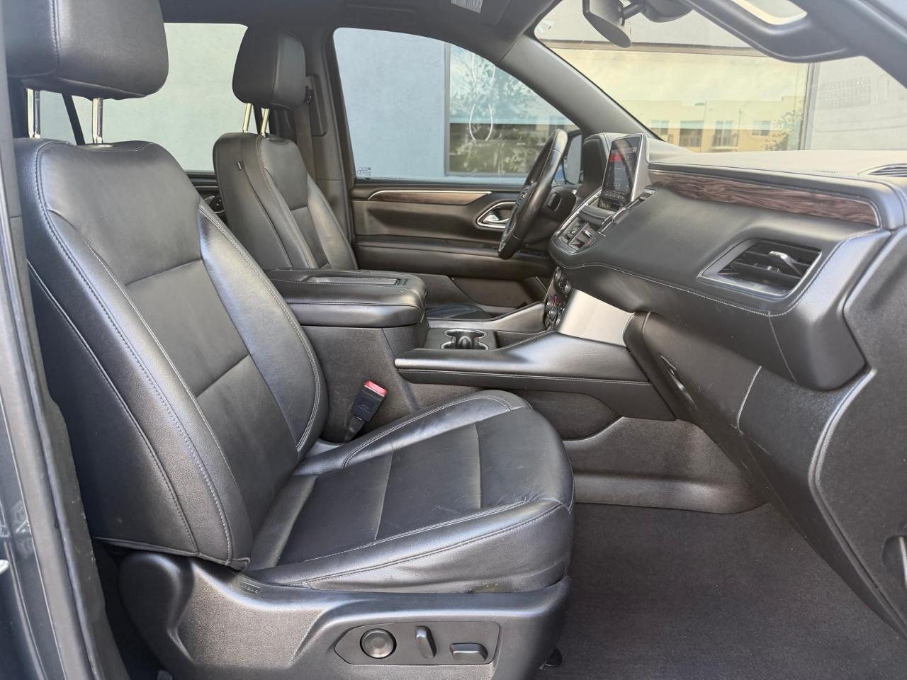 Chevrolet Suburban 2WD 4dr LT 2021