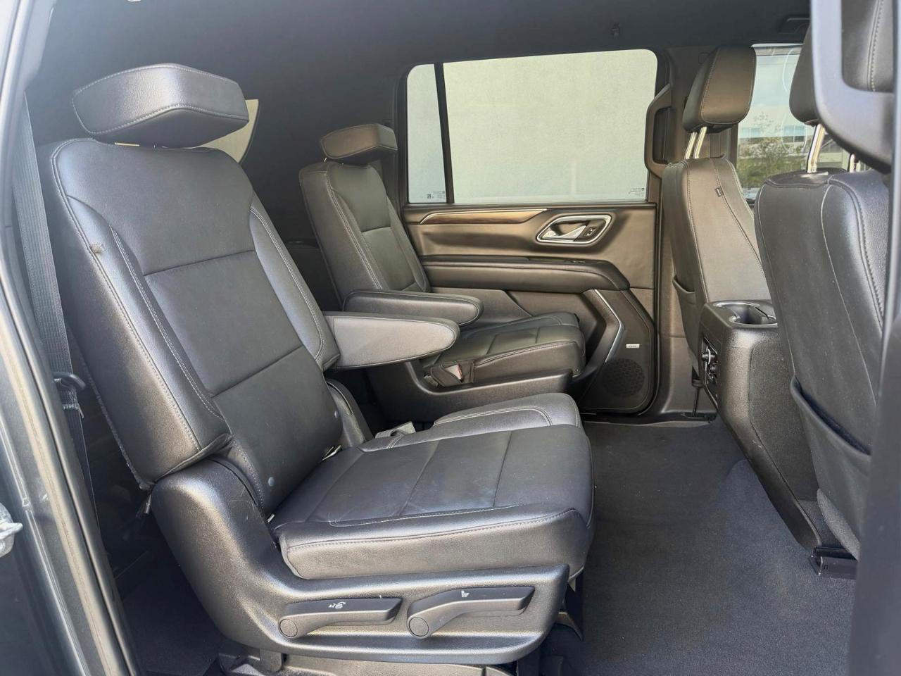 Chevrolet Suburban 2WD 4dr LT 2021