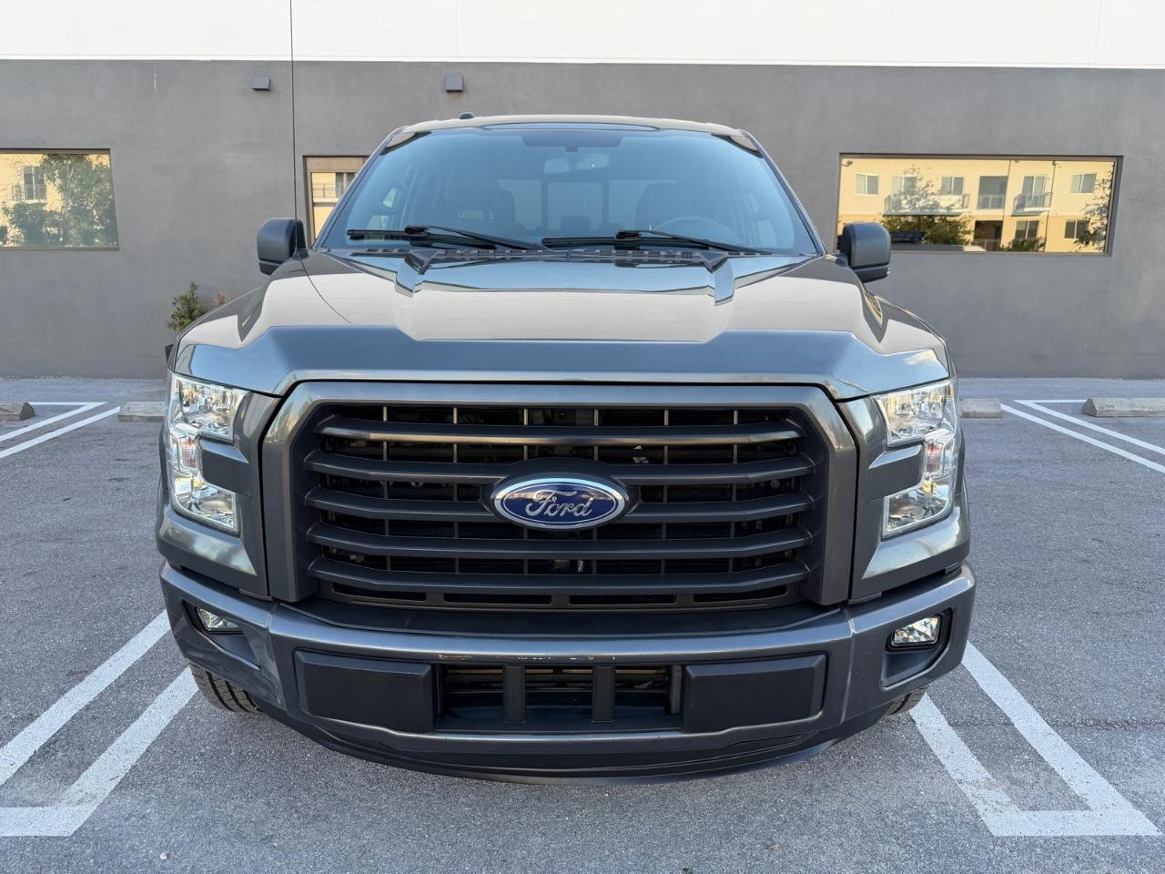 Ford F-150 2WD SuperCrew 150" XLT 2015