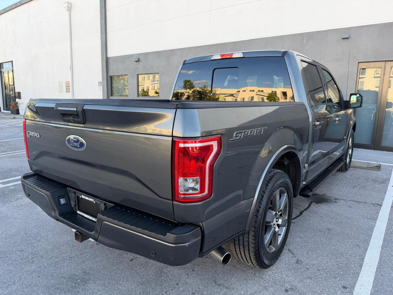 Ford F-150 2WD SuperCrew 150" XLT 2015