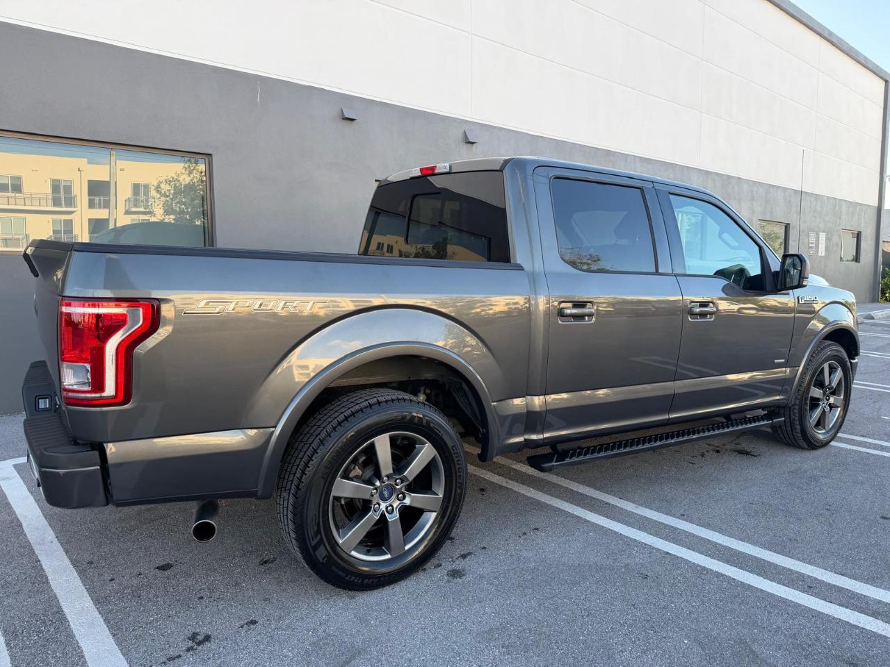 Ford F-150 2WD SuperCrew 150" XLT 2015
