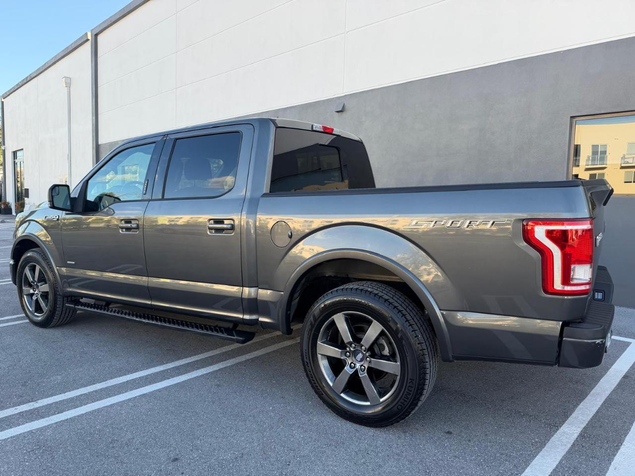 Ford F-150 2WD SuperCrew 150" XLT 2015
