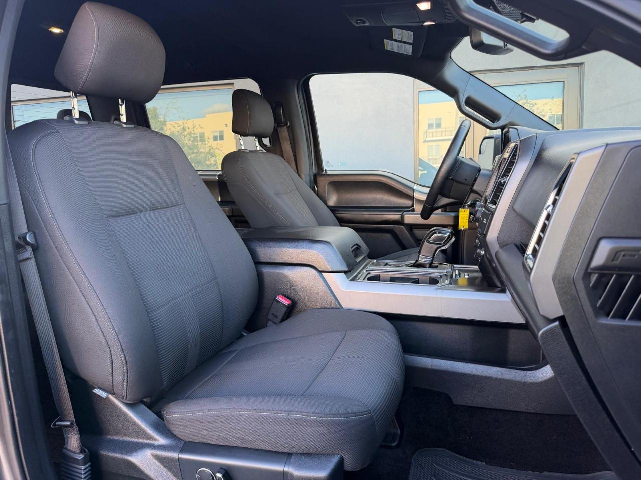 Ford F-150 2WD SuperCrew 150" XLT 2015