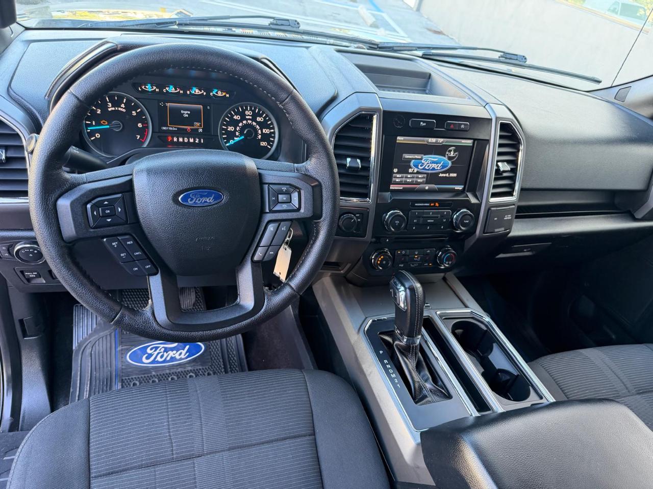 Ford F-150 2WD SuperCrew 150" XLT 2015