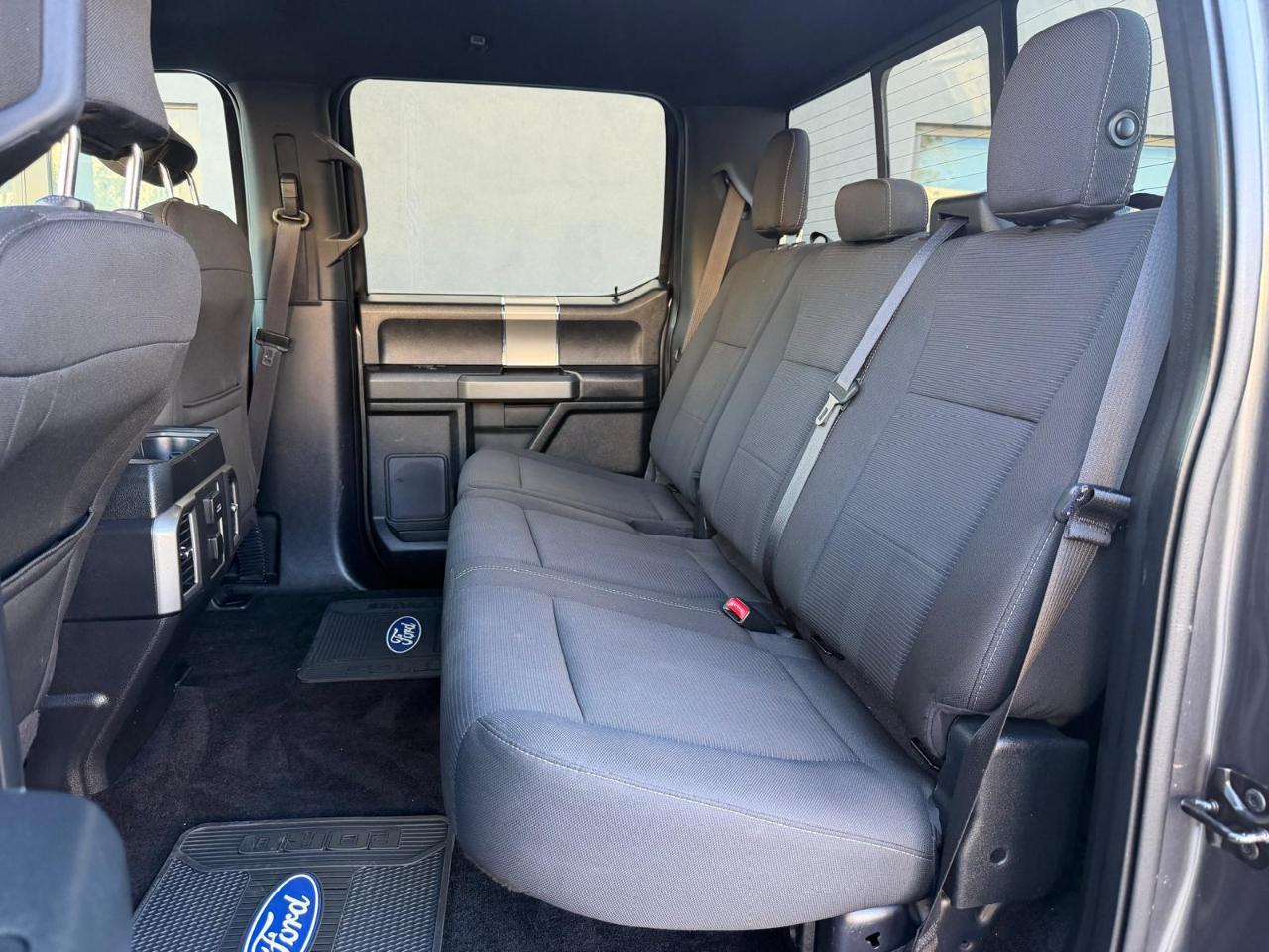 Ford F-150 2WD SuperCrew 150" XLT 2015