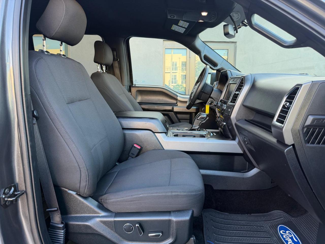 Ford F-150 2WD SuperCrew 150" XLT 2015