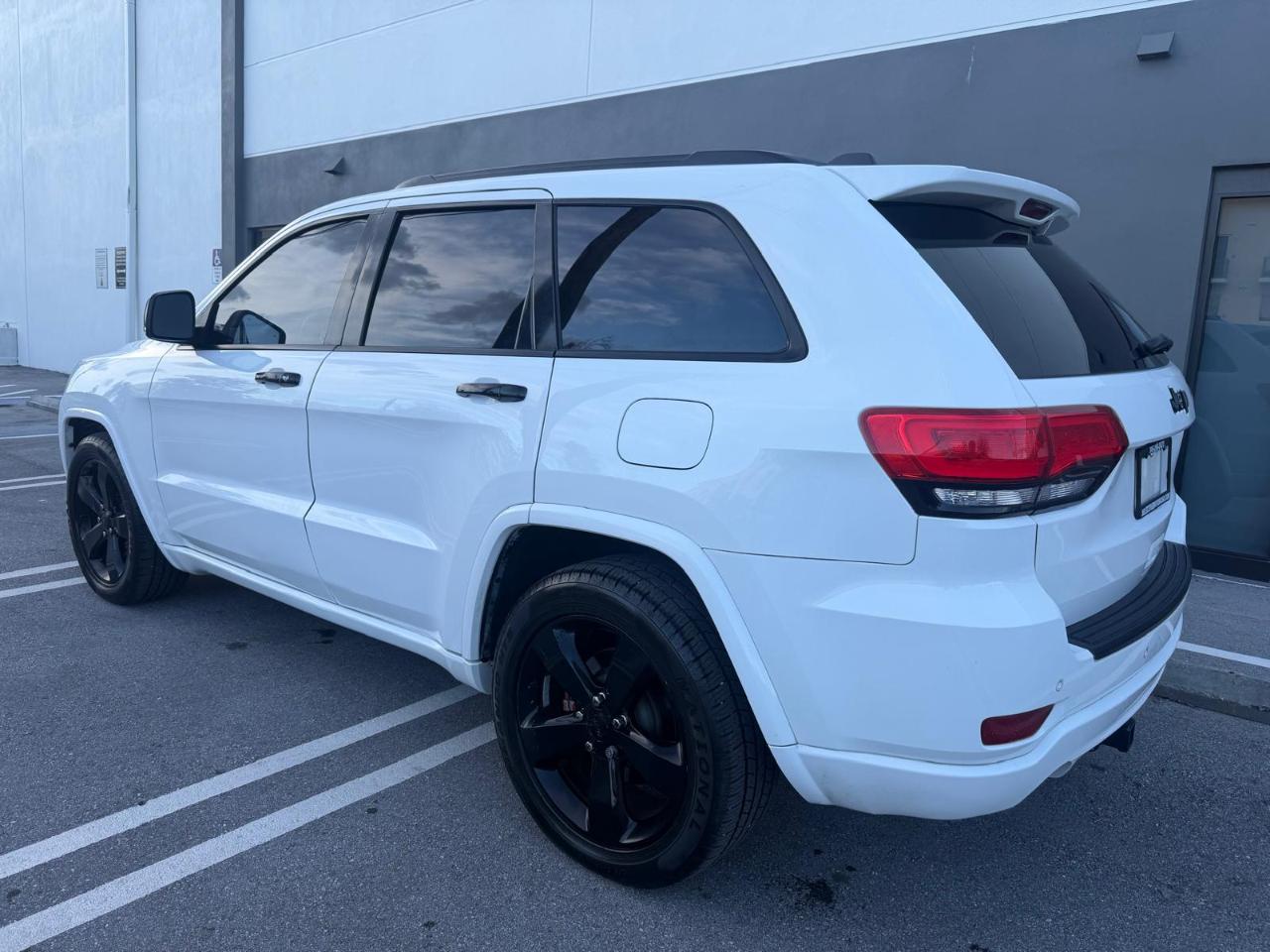 Jeep Grand Cherokee RWD 4dr Overland 2015