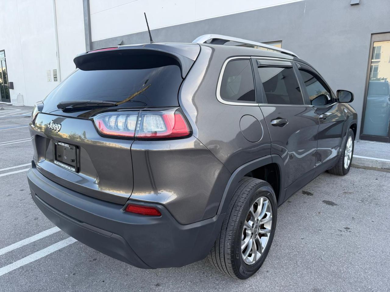 Jeep Cherokee Latitude Plus FWD 2019
