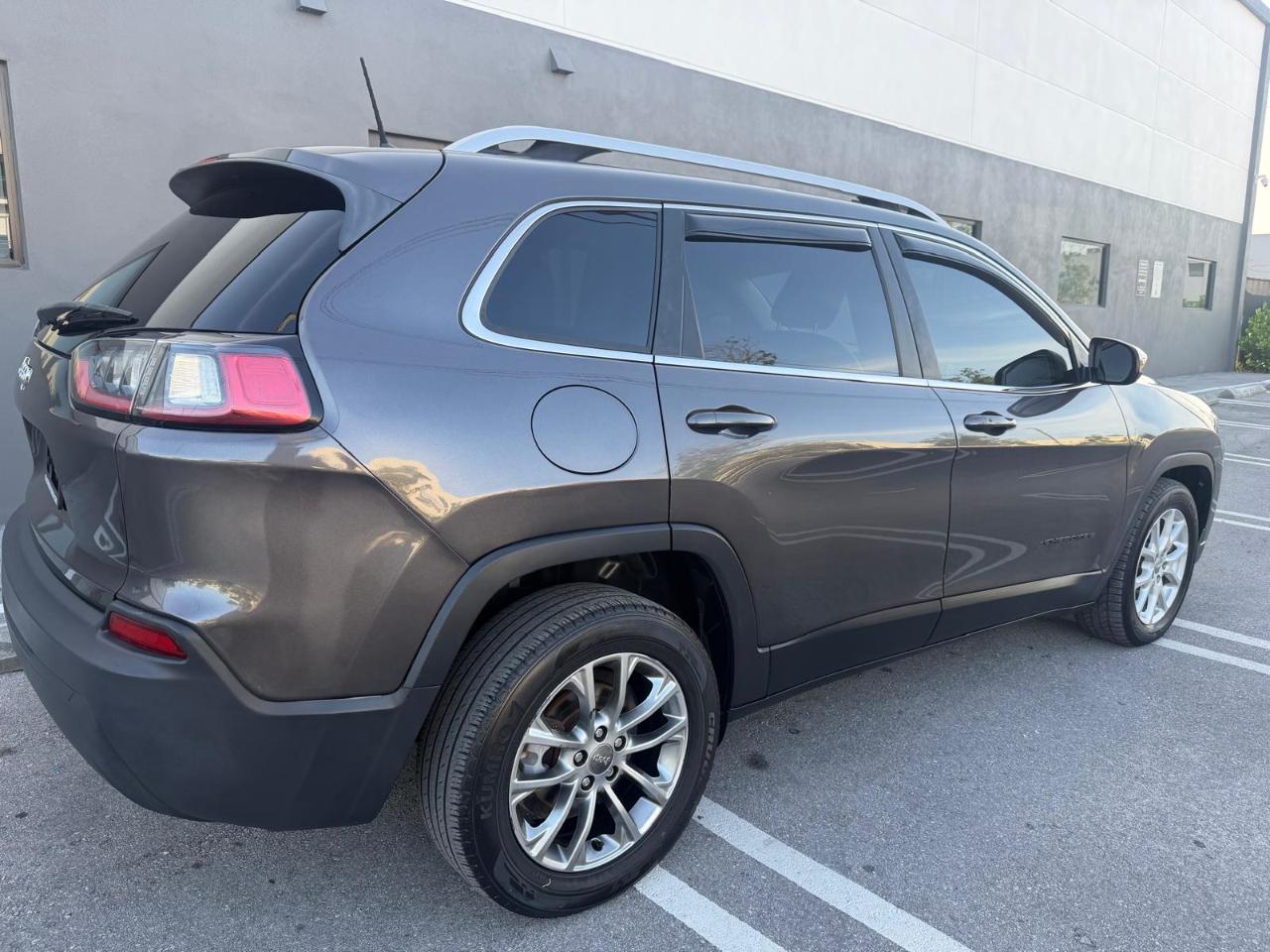 Jeep Cherokee Latitude Plus FWD 2019