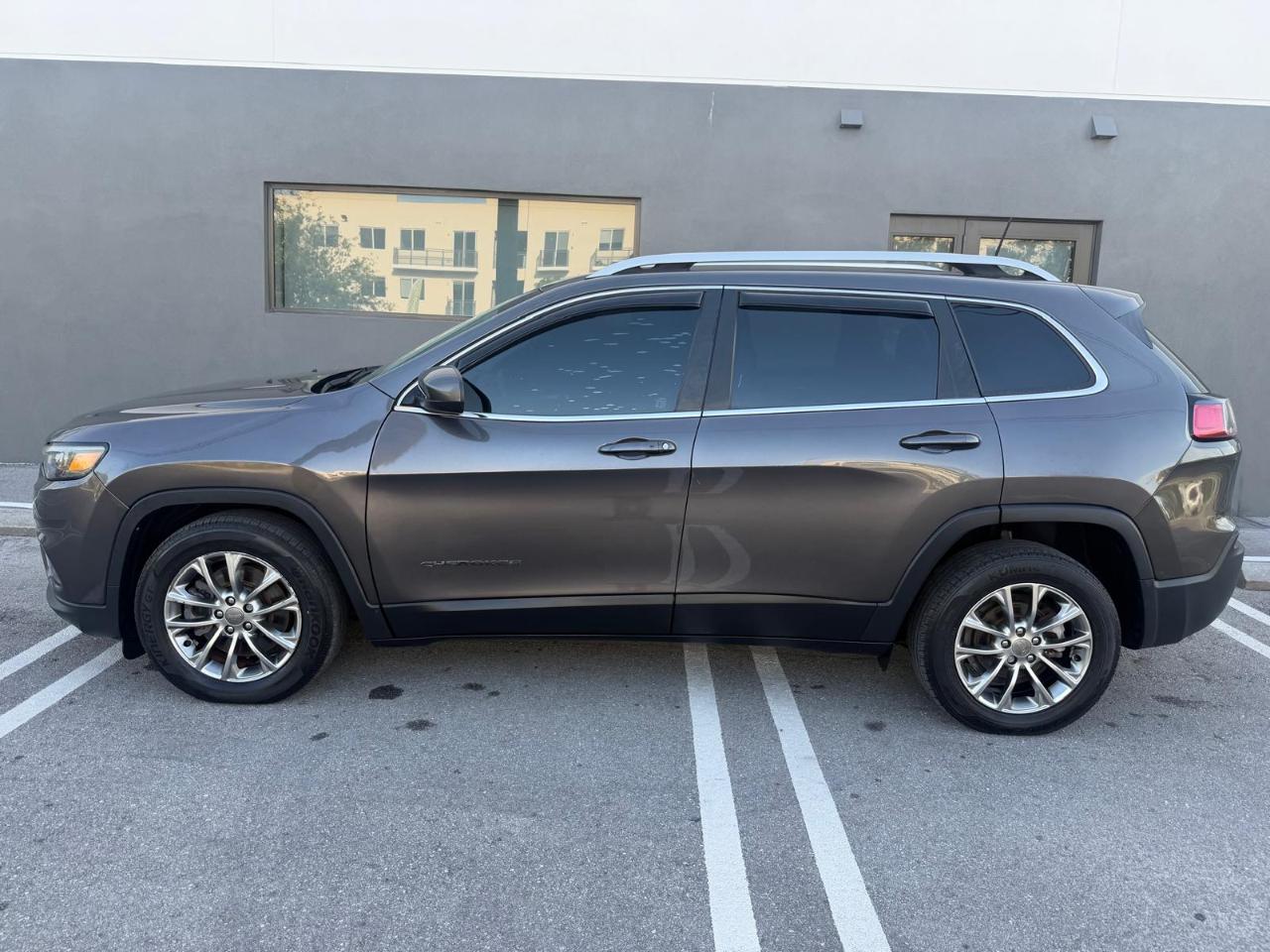 Jeep Cherokee Latitude Plus FWD 2019