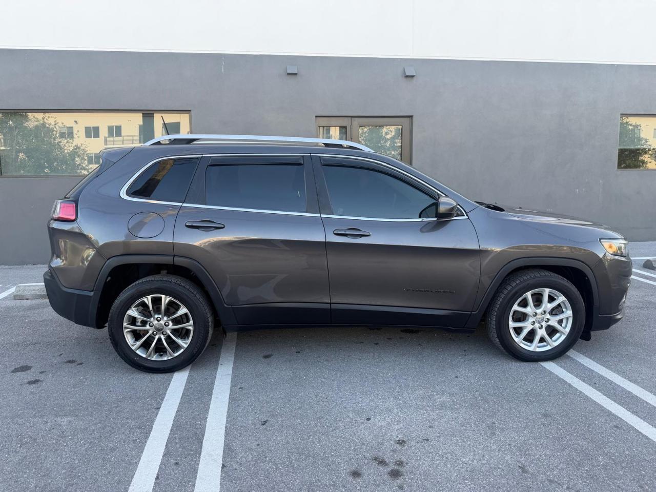 Jeep Cherokee Latitude Plus FWD 2019