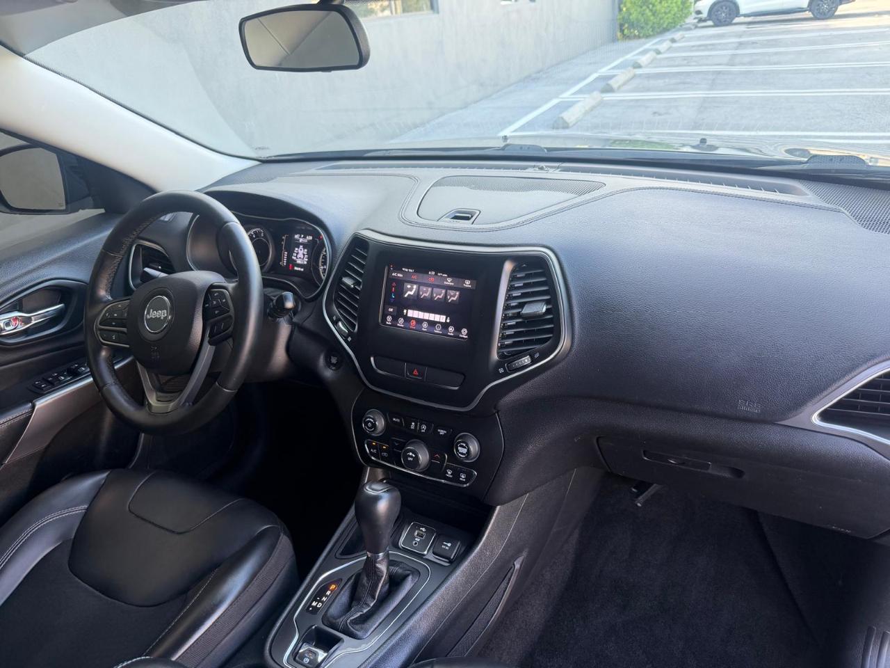 Jeep Cherokee Latitude Plus FWD 2019