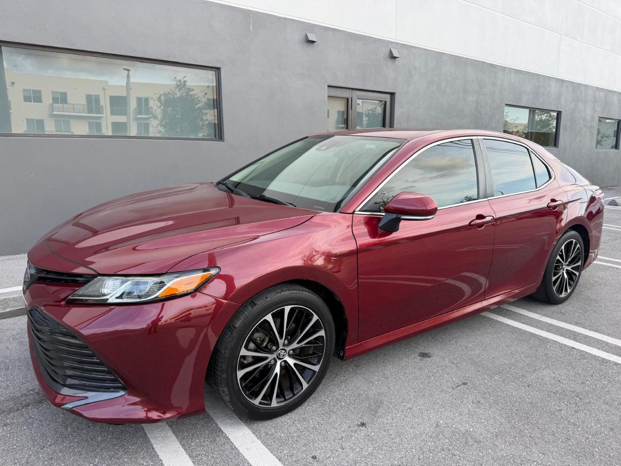 Toyota Camry LE Auto (Natl) 2019