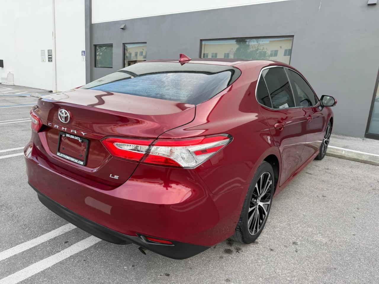 Toyota Camry LE Auto (Natl) 2019