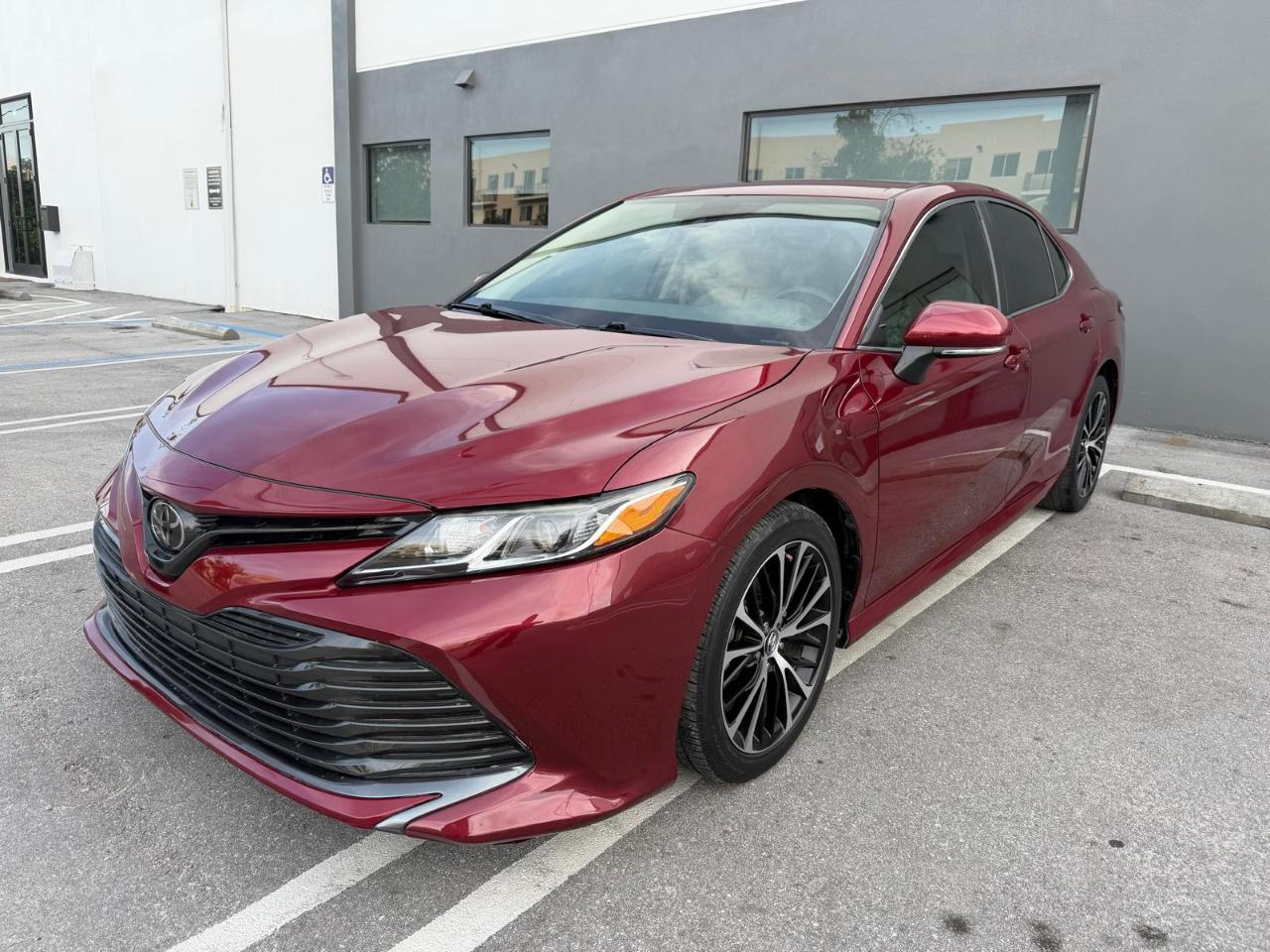 Toyota Camry LE Auto (Natl) 2019