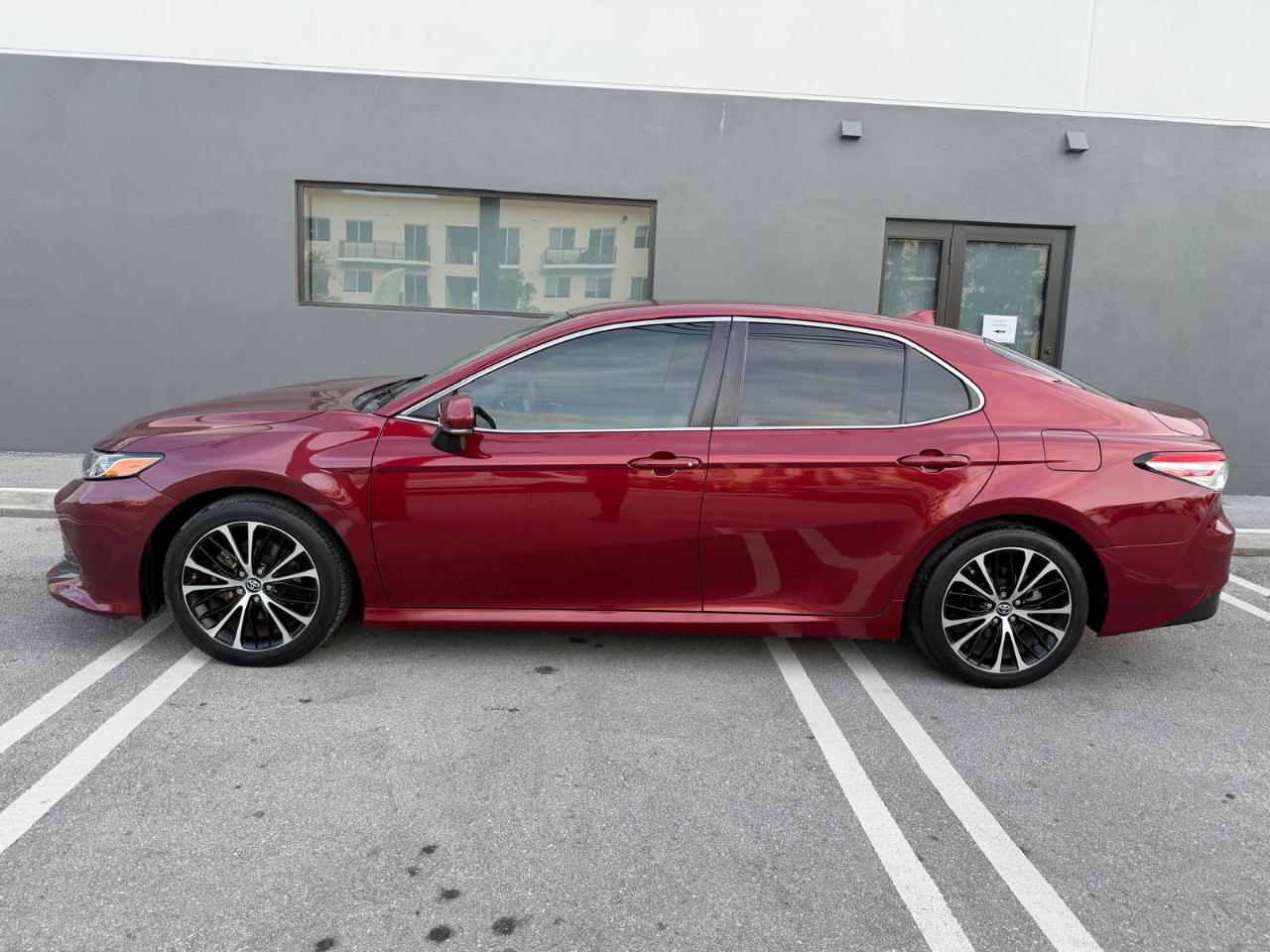 Toyota Camry LE Auto (Natl) 2019