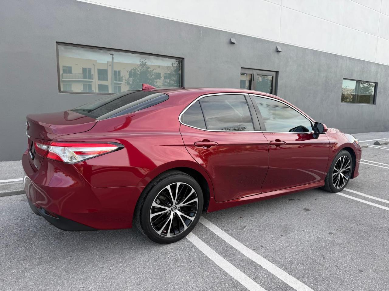 Toyota Camry LE Auto (Natl) 2019