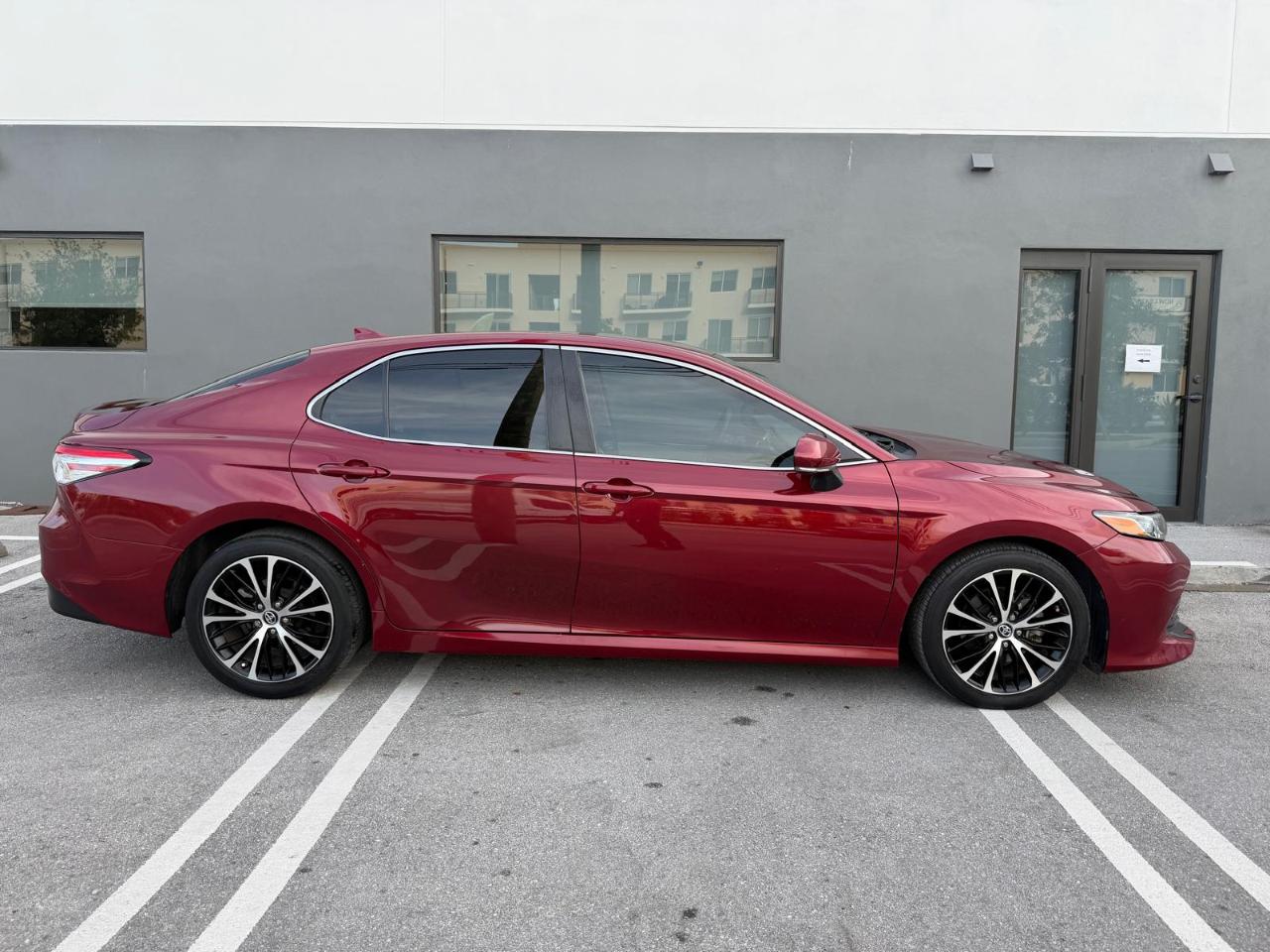 Toyota Camry LE Auto (Natl) 2019