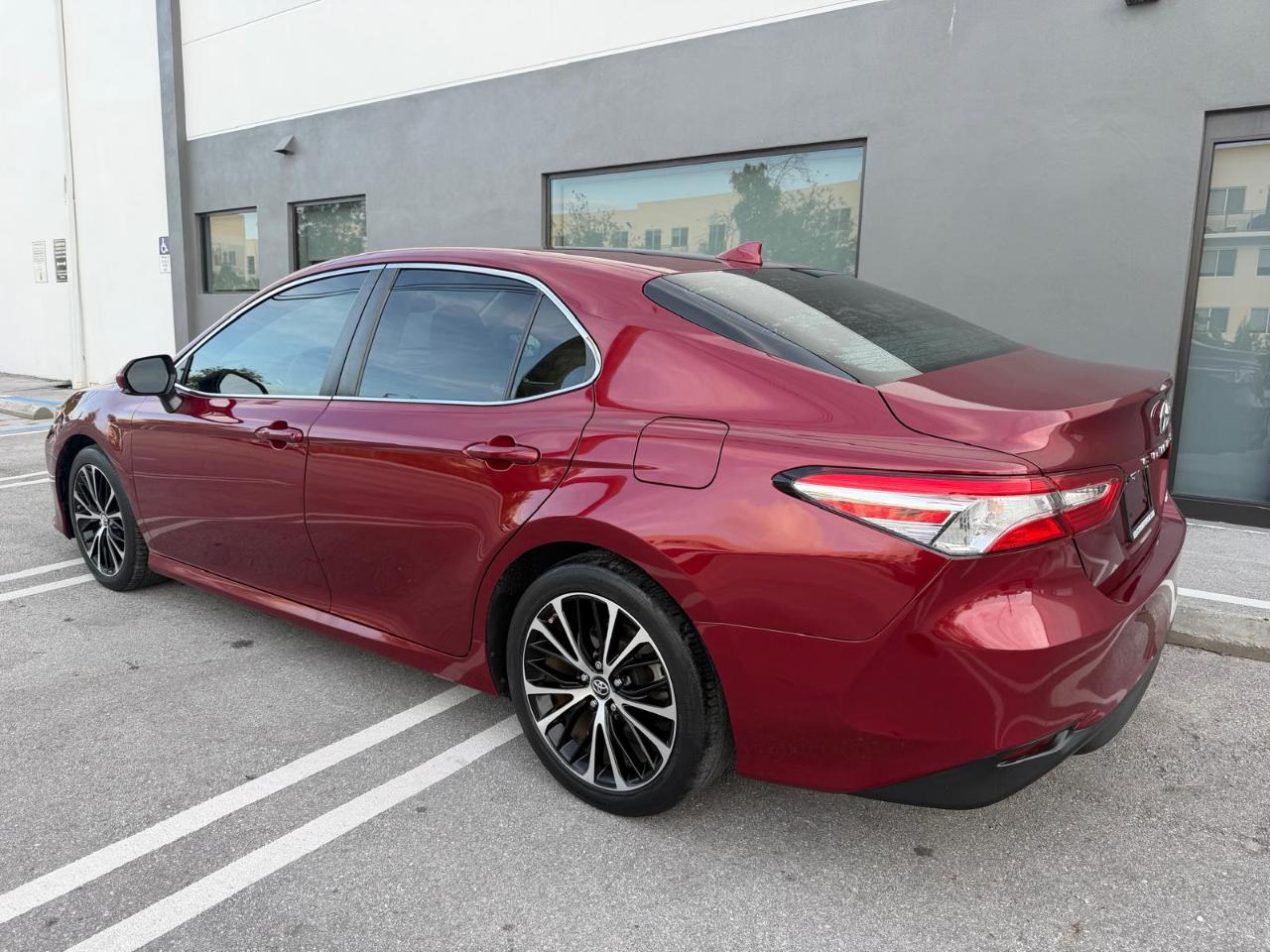 Toyota Camry LE Auto (Natl) 2019