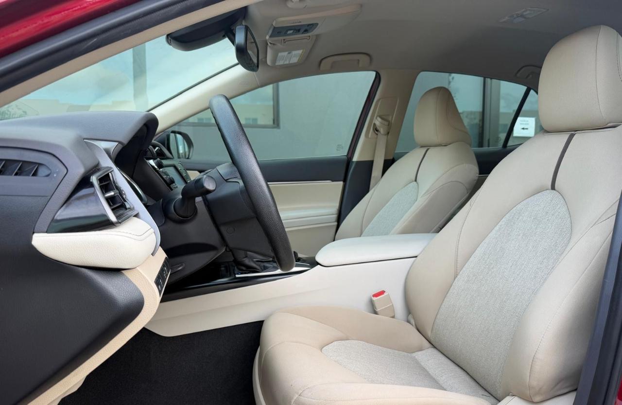 Toyota Camry LE Auto (Natl) 2019