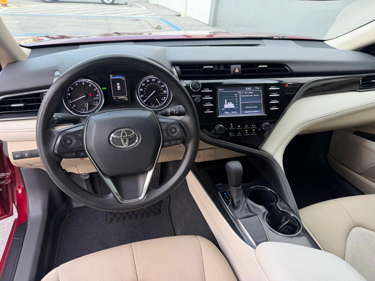 Toyota Camry LE Auto (Natl) 2019