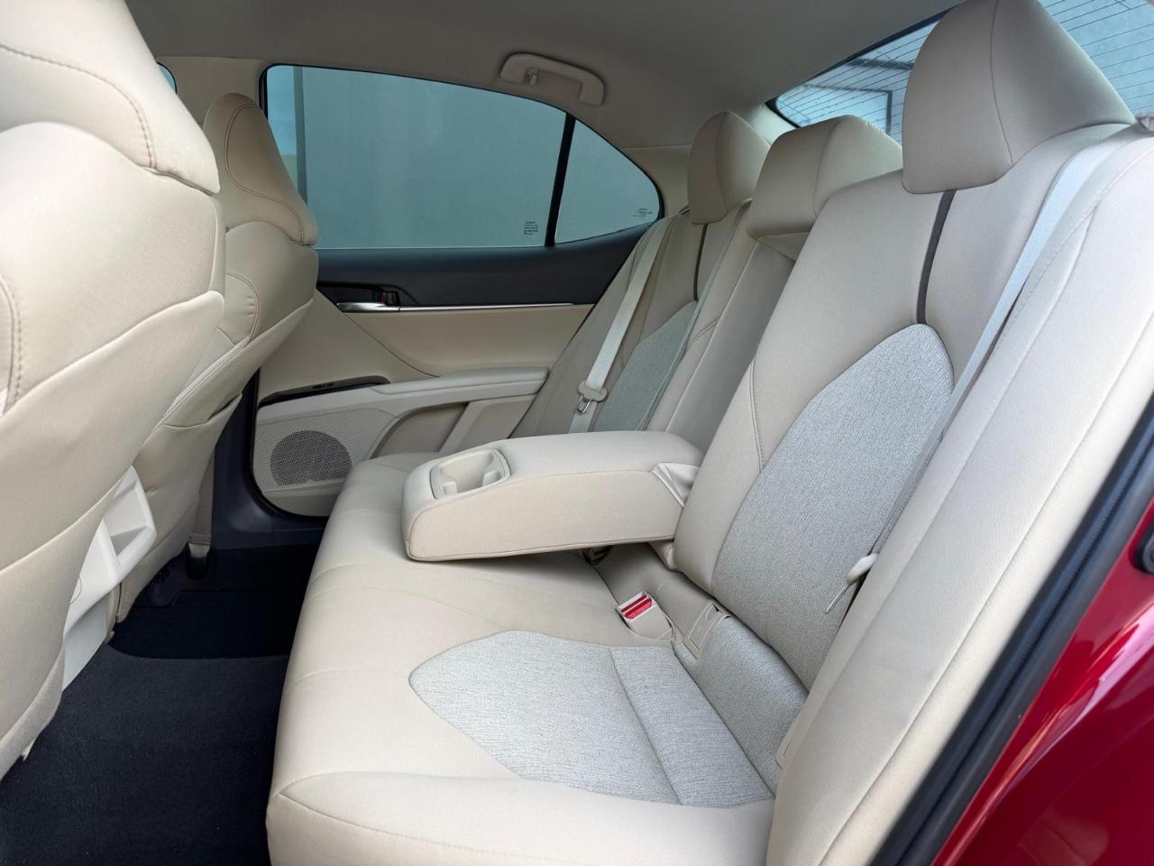 Toyota Camry LE Auto (Natl) 2019