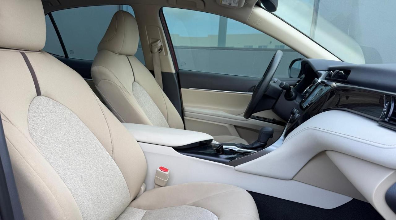 Toyota Camry LE Auto (Natl) 2019