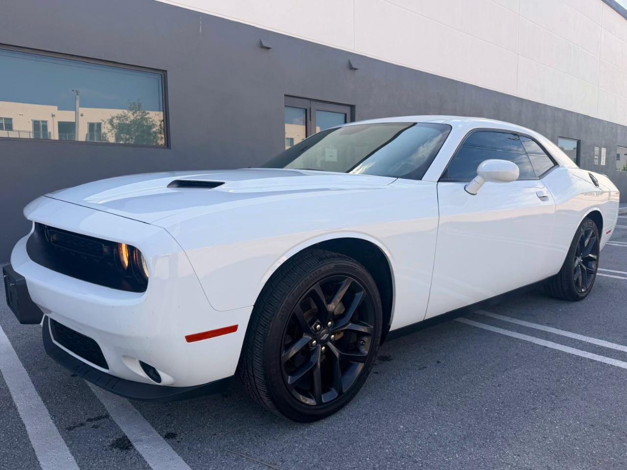 Dodge Challenger SXT RWD 2022
