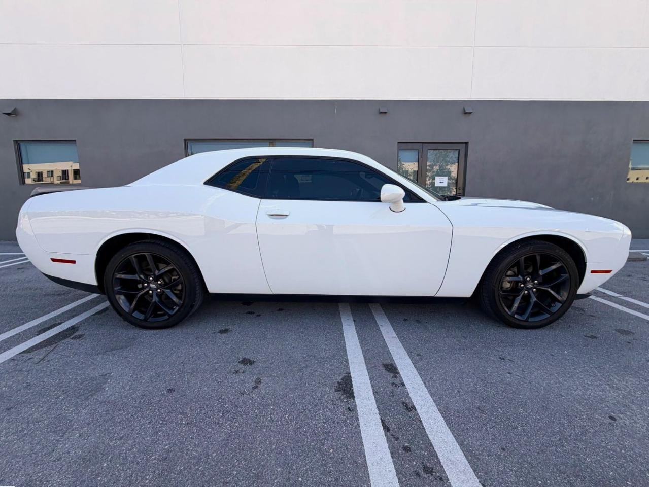 Dodge Challenger SXT RWD 2022
