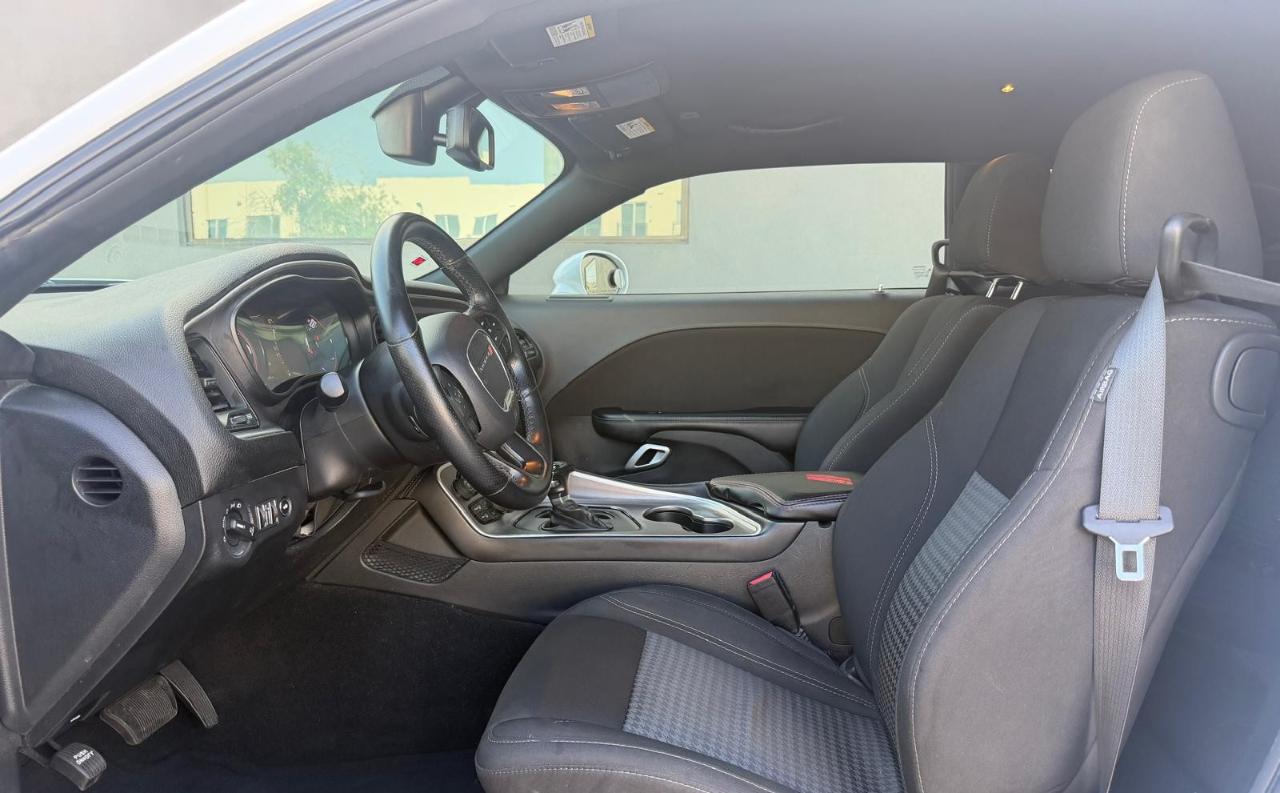 Dodge Challenger SXT RWD 2022
