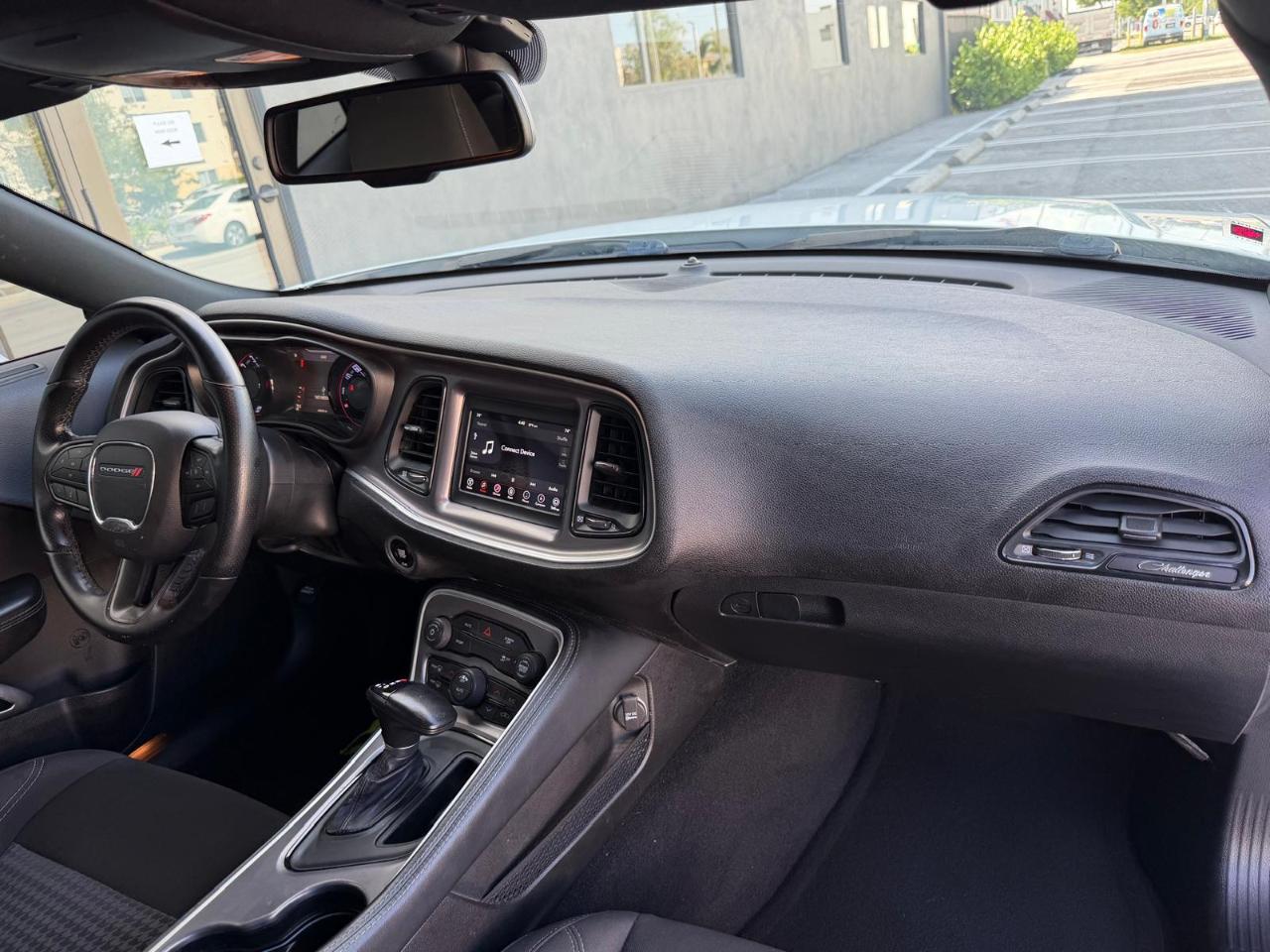 Dodge Challenger SXT RWD 2022