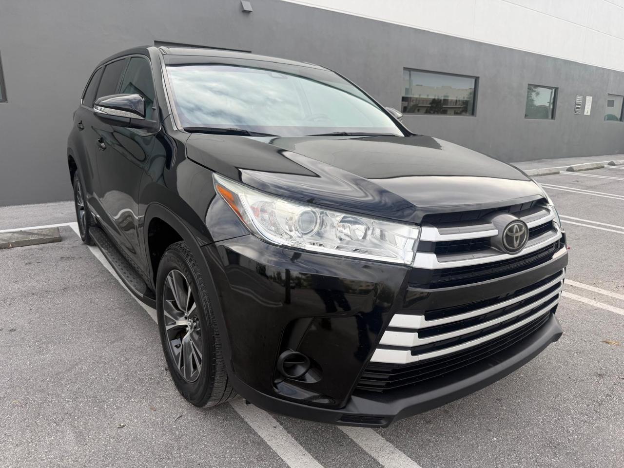 Toyota Highlander LE I4 FWD (Natl) 2018