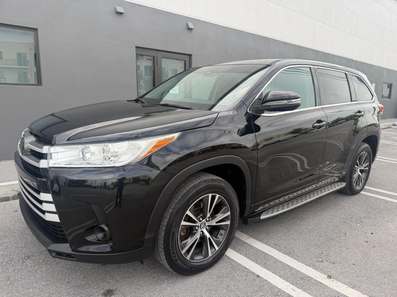 Toyota Highlander LE I4 FWD (Natl) 2018