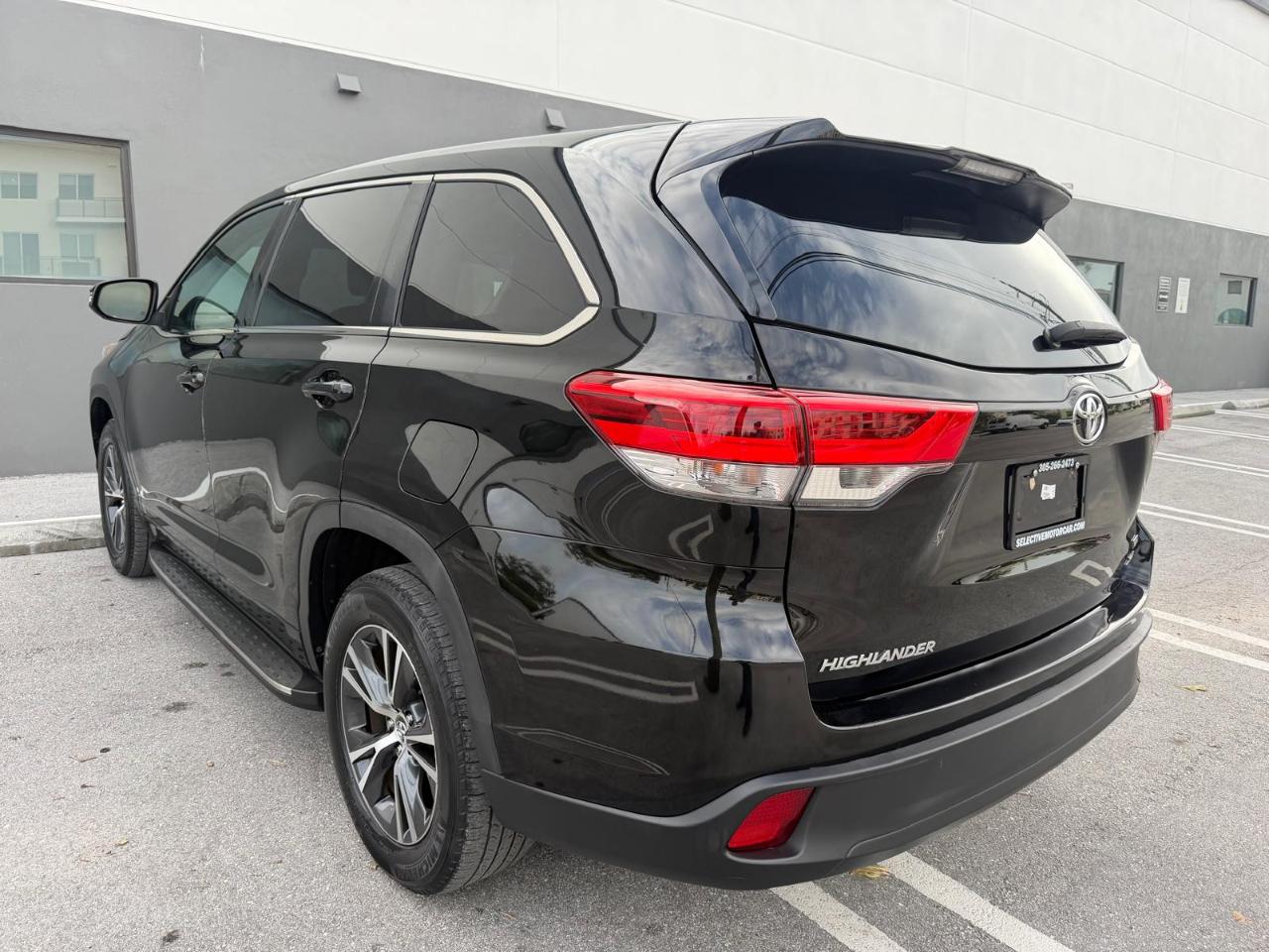 Toyota Highlander LE I4 FWD (Natl) 2018