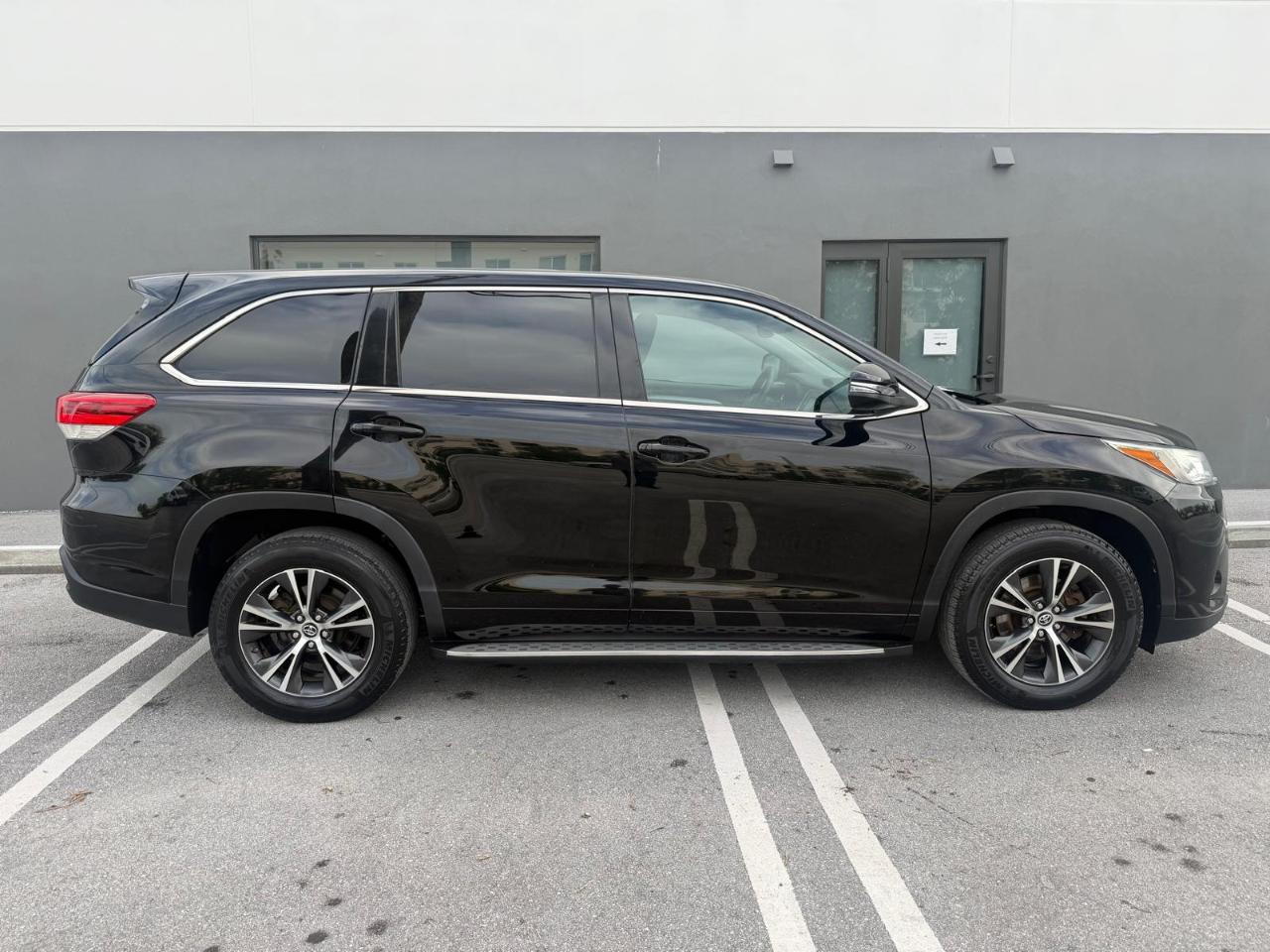 Toyota Highlander LE I4 FWD (Natl) 2018