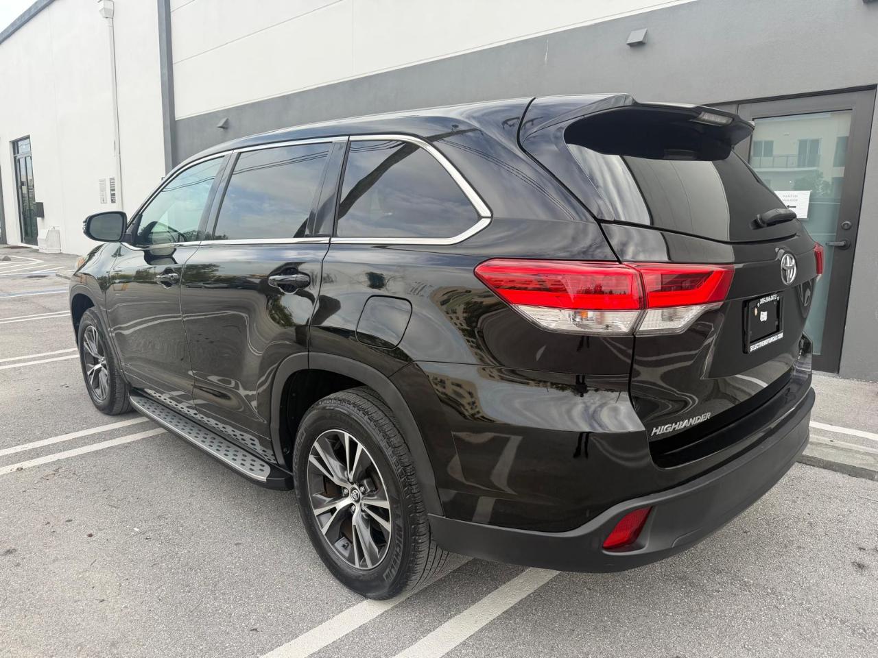 Toyota Highlander LE I4 FWD (Natl) 2018