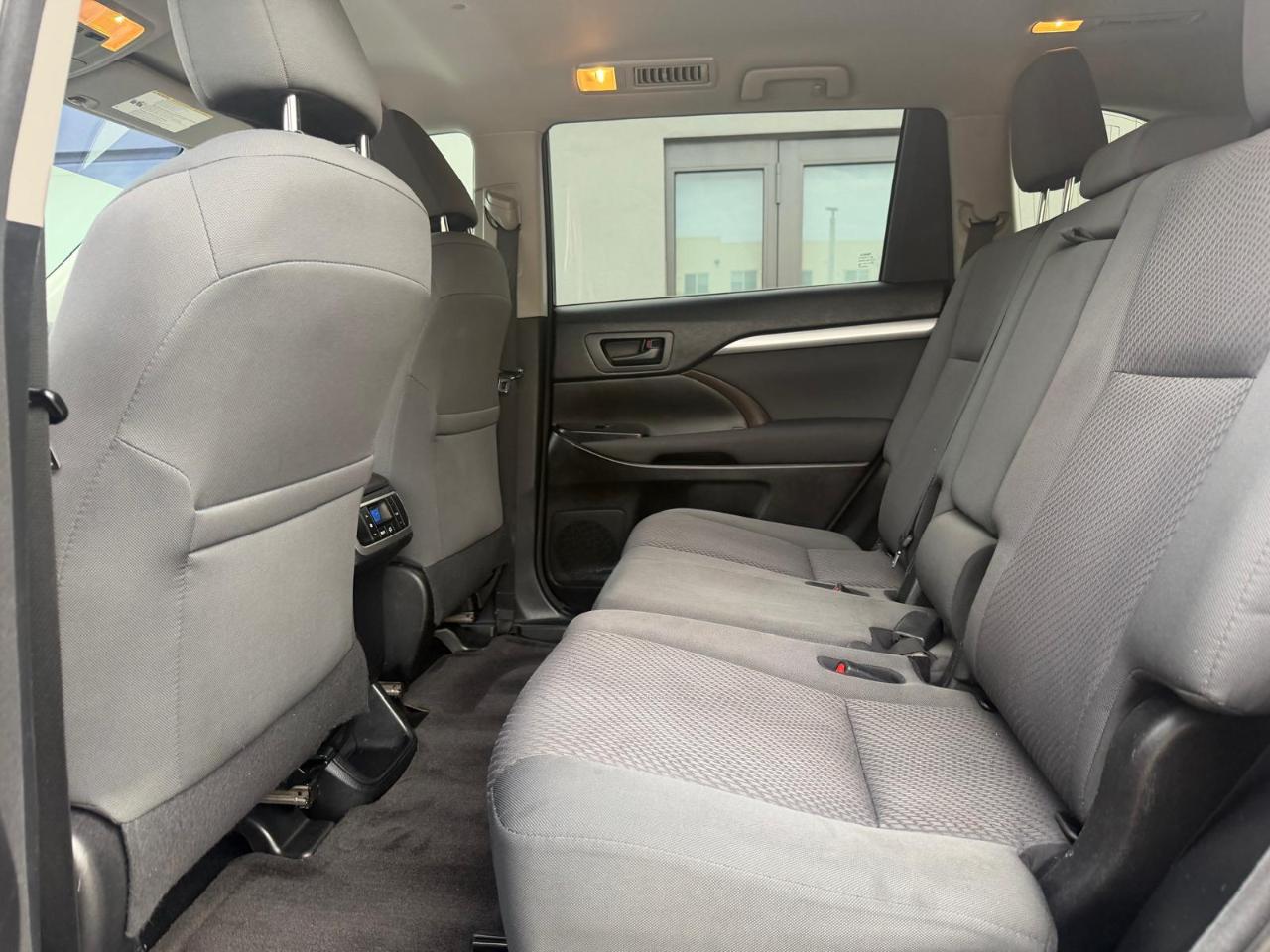 Toyota Highlander LE I4 FWD (Natl) 2018