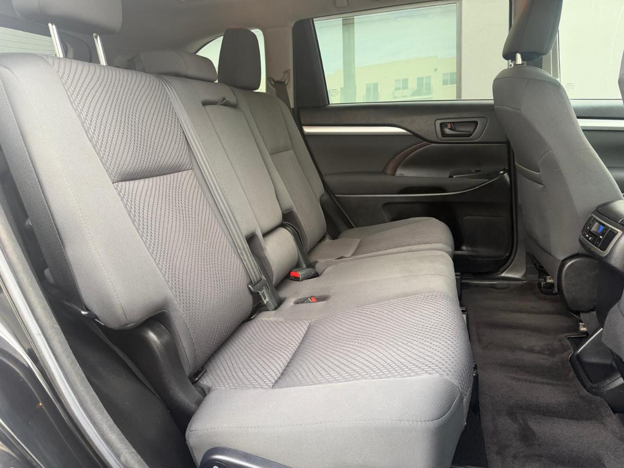 Toyota Highlander LE I4 FWD (Natl) 2018
